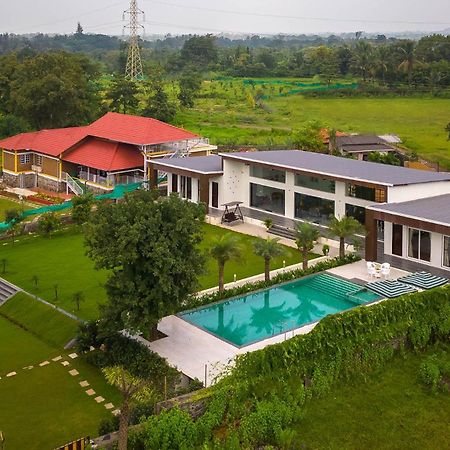 Natures Odyssey By Stayvista - Amidst Lush Greenery With Outdoor Pool And Indoor Activities Chinchavli Zewnętrze zdjęcie